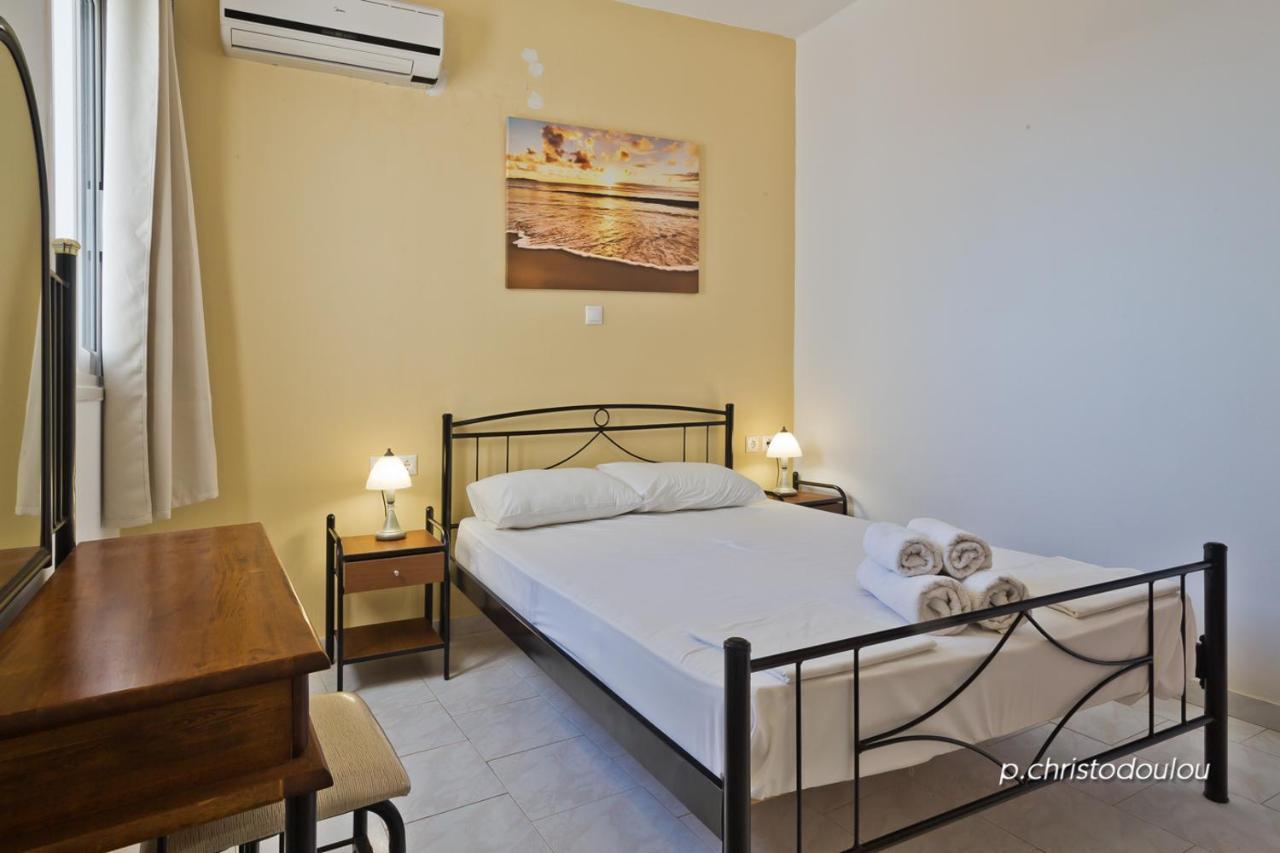 Albatros Studios & Apartments Lefkos  Екстериор снимка