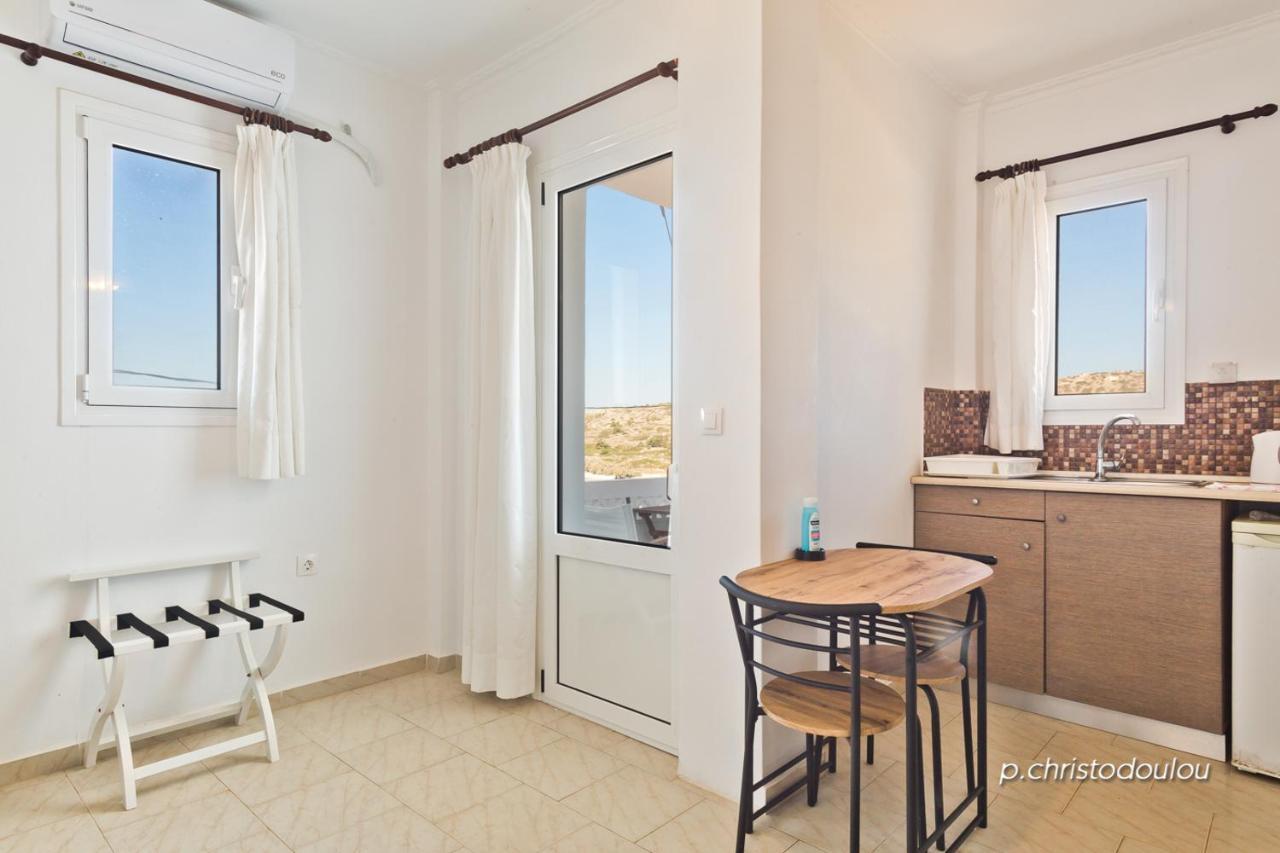 Albatros Studios & Apartments Lefkos  Екстериор снимка
