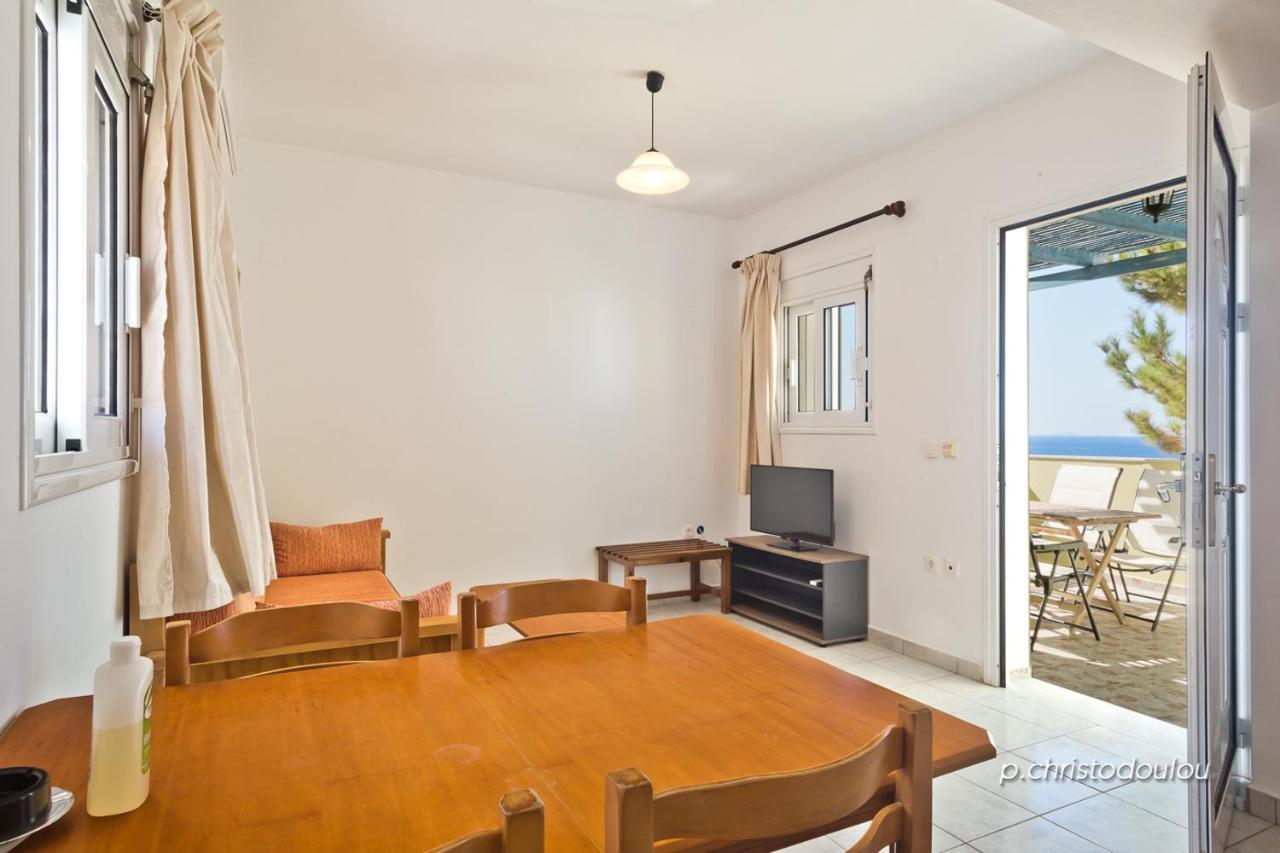 Albatros Studios & Apartments Lefkos  Екстериор снимка