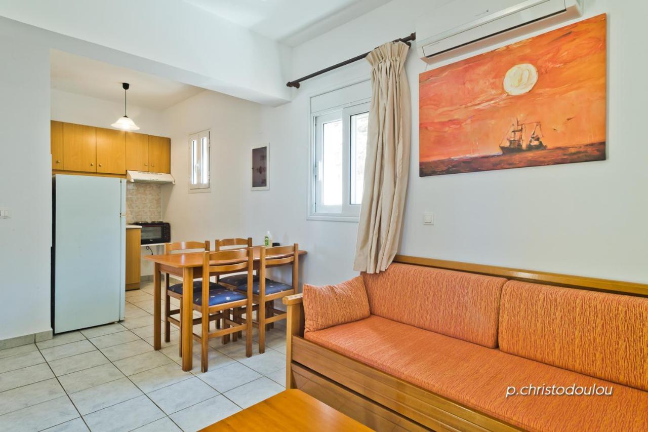 Albatros Studios & Apartments Lefkos  Екстериор снимка